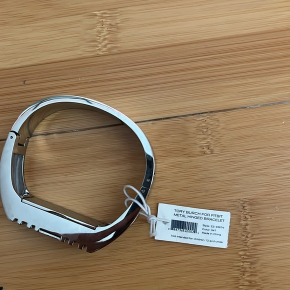 NWT Tory Burch for Fitbit metal hinged bracelet - Picture 3 of 6